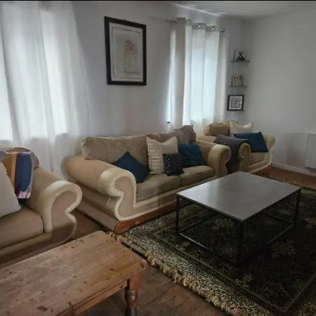 Break Apartment *